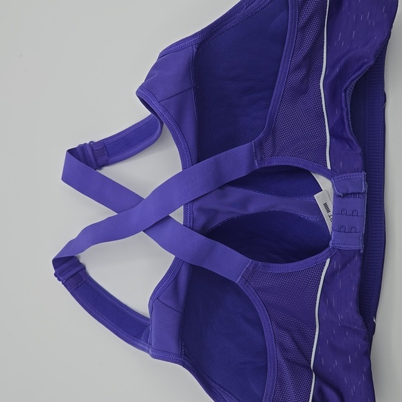 Victoria's Secret Blue Sports Bra Size 38C - Picture 4 of 9